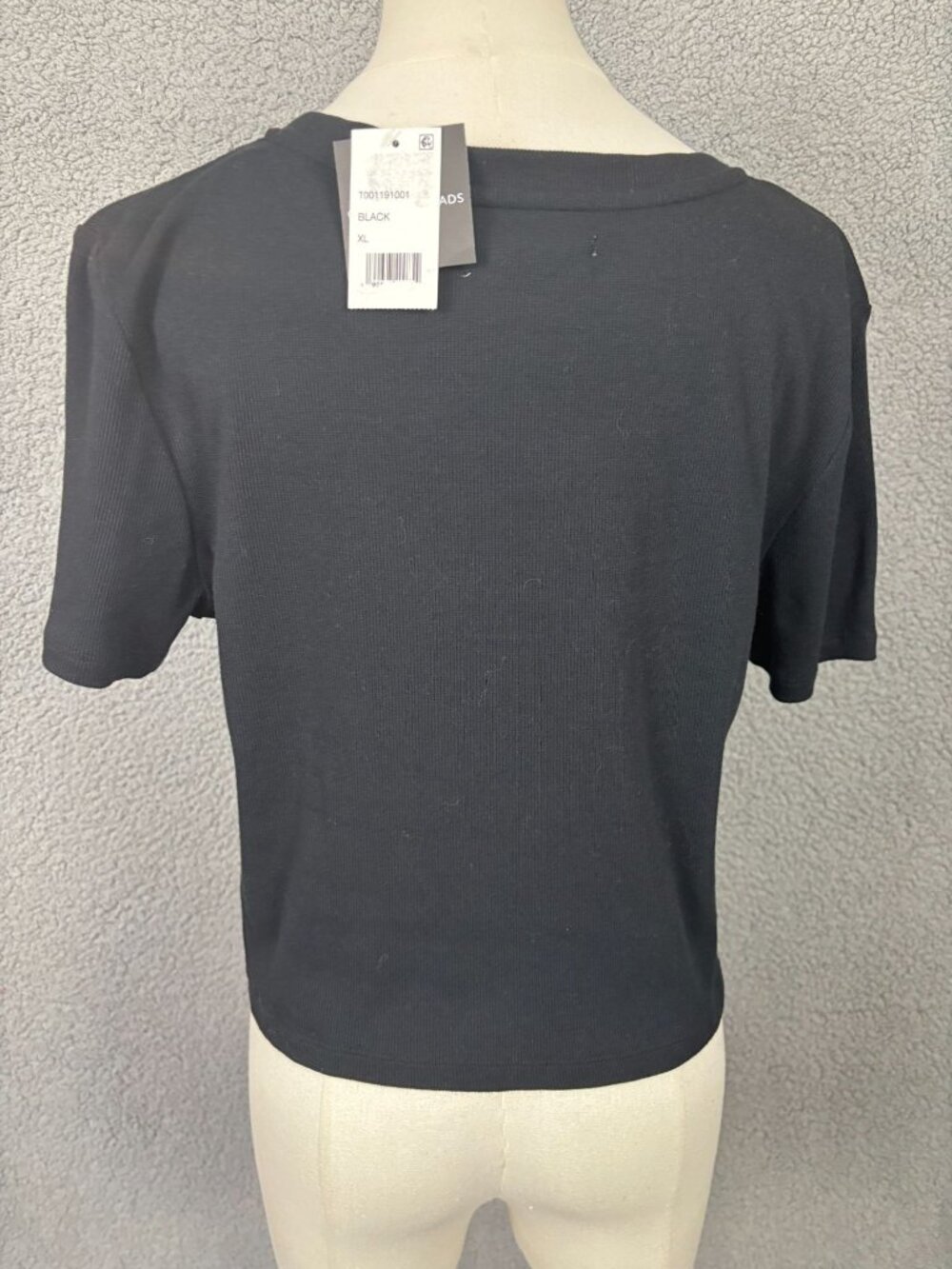 Grayson Threads Juniors' "Love Language" Black Cropped T-Shirt Size XL NWT's - Picture 5 of 8